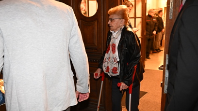 FOTO: Manželka Zdeňka Svěráka byla o berlích.