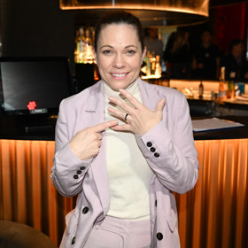 Michaela Nosková ukázala prstýnek. 