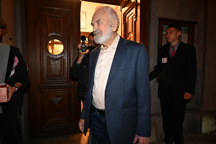 FOTO: Zdeněk Svěrák oslavil 90. narozeniny. – stránka 21