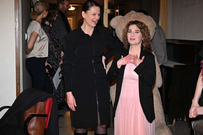 FOTO: Klára Melíšková s Pavlou Gajdošíkovou. – stránka 3