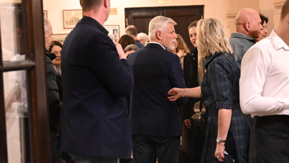 FOTO: Petr Pavel a Eva Pavlová na narozeninách Zdeňka Svěráka.