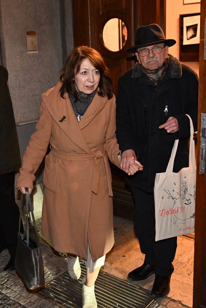 FOTO: Jaroslav Uhlíř s manželkou Helenou. – stránka 4