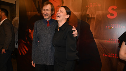 FOTO: Vysmátá Klára Melíšková s Vladimírem Javorským.