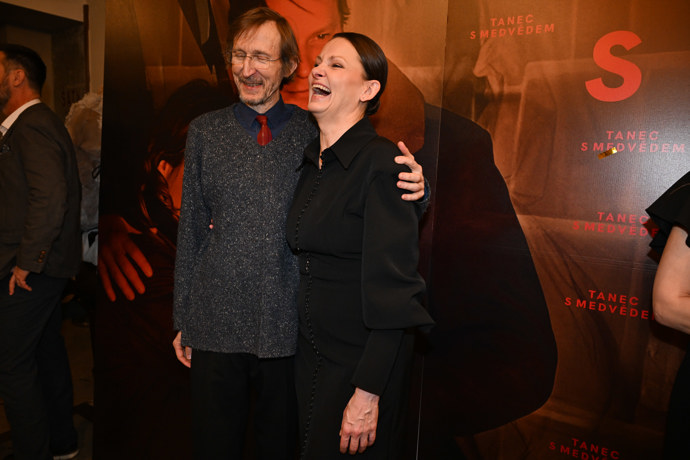 FOTO: Vysmátá Klára Melíšková s Vladimírem Javorským.