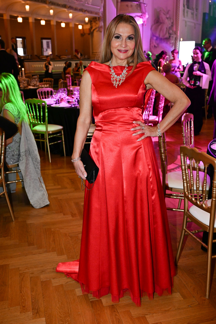 FOTO: Yvetta Blanarovičová vynesla červené šaty. – stránka 1