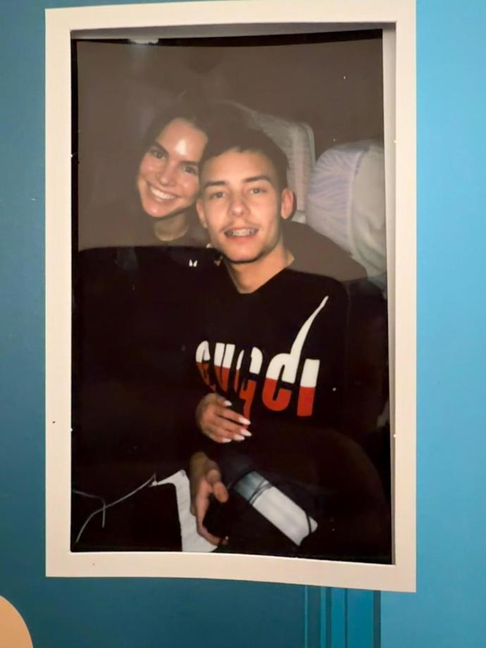 FOTO: Fotografii ze zpátečního letu z Dubaje si Daniel s Veronikou dali do rámečku.