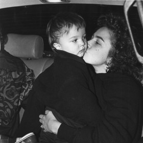 Conorovou mámou byla italská herečka a zpěvákova bývalá přítelkyně Lory del Santo.