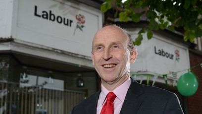 FOTO: Britský ministr obrany John Healey tvrdí, že za některými íránskými útoky pravděpodobně stojí „neviditelná ruka Vladimira Putina“.