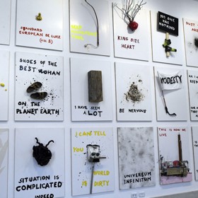 Krištof Kintera proslul svými extravagantními obrazy - a také sochami - po celém světě. Mnozí ho označují za českého Banksyho. 