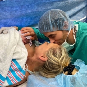 Nejmladší syn přišel na svět teprve v prosinci loňského roku. Jeho jméno pár dosud nezveřejnil. Kromě toho mají osmiletá dvojčata Nicholase a Lucy a šestiletou dceru Mary (na snímku).