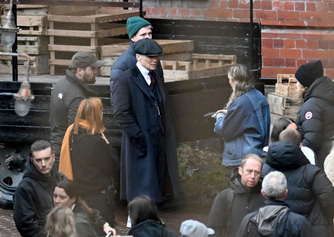 FOTO: Cillian Murphy během natáčení filmu Peaky Blinders: The Immortal Man. – stránka 6