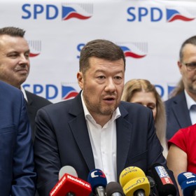 Marie Pošarová je česká politička a ekonomka.