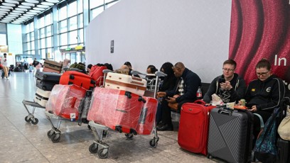 FOTO: Na letištích jsou zmatky.