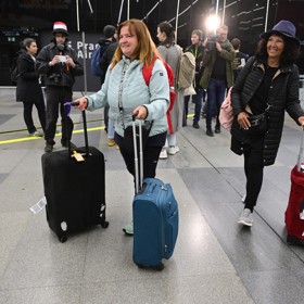 Na ruzyňském Letišti Václava Havla Praha přistálo první letadlo s českými turisty z Blízkého východu od začátku izraelského a amerického útoku na Írán.