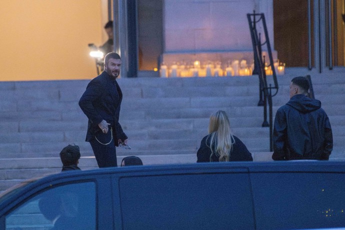 FOTO: Beckhamovi na přehlídce Victorie Beckham v Paříži. – stránka 12