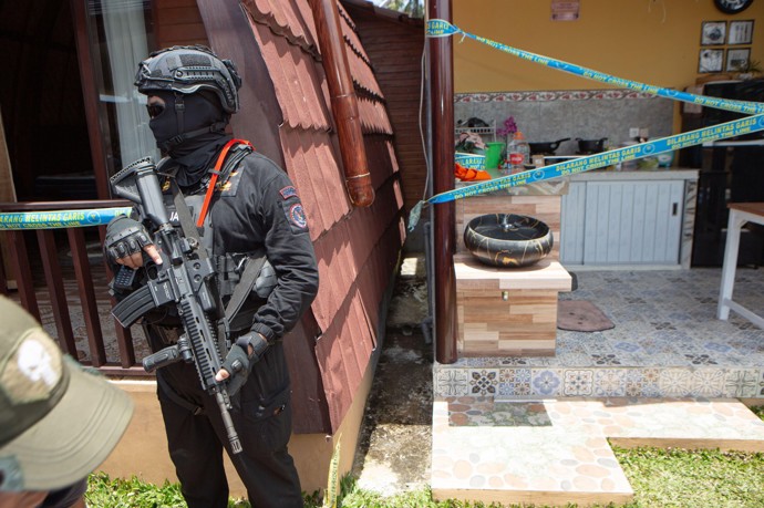 FOTO: Policie na Bali – stránka 6