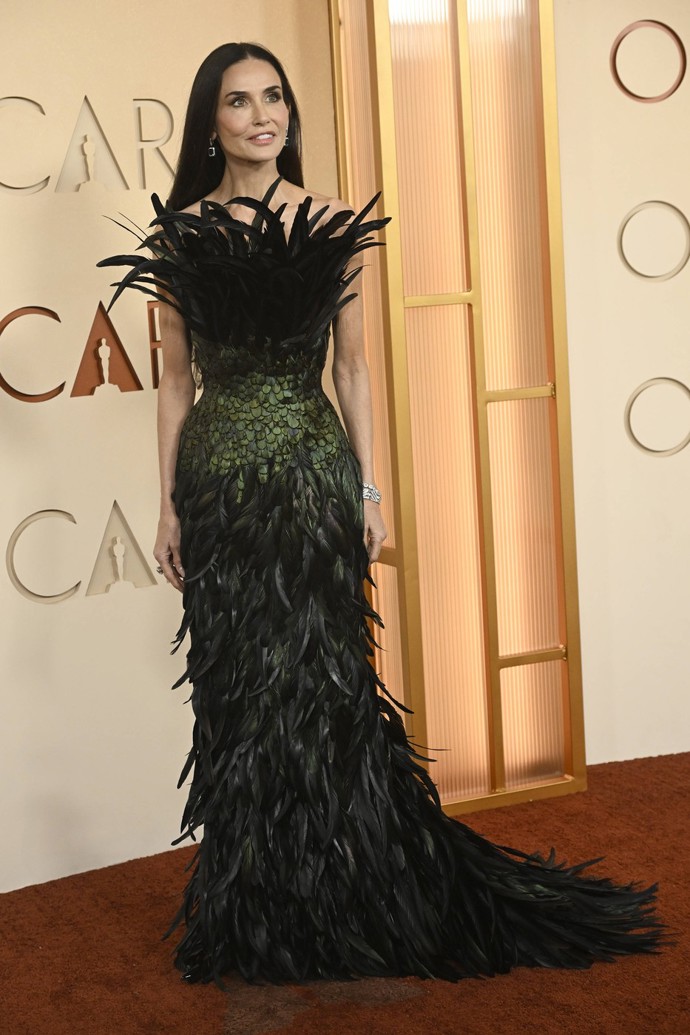 FOTO: Demi Moore vynesla nádherný model z peří. – stránka 1