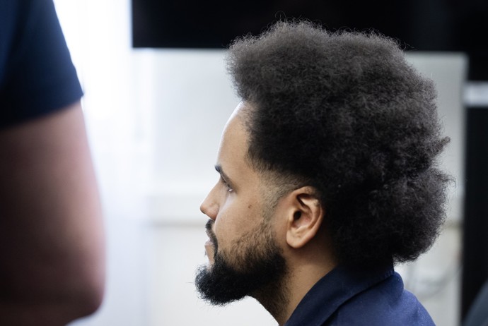 FOTO: Dominik Feri si nechal narůst nový účes. – stránka 1