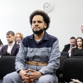 Dominik Feri u soudu.