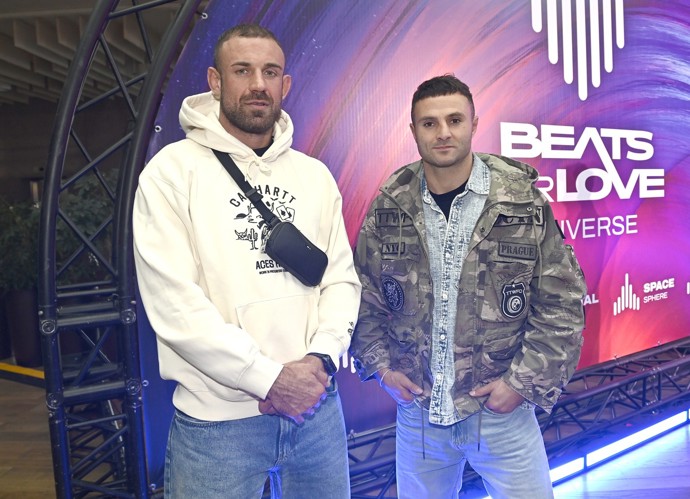 FOTO: Ondřej Raška na tiskové konferenci Beats for love s Vladimírem Lengálem.