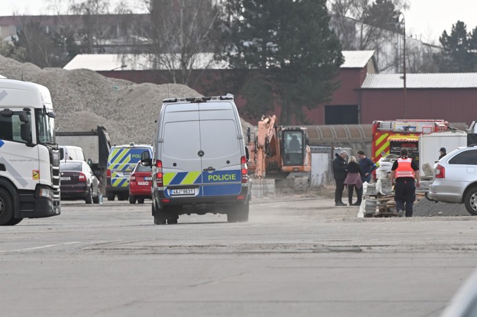 FOTO: Požár haly. – stránka 4