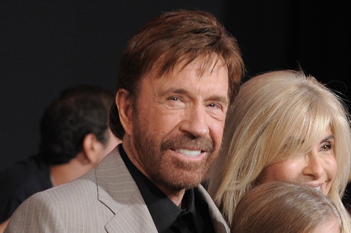 FOTO: Zemřel Chuck Norris. – stránka 4