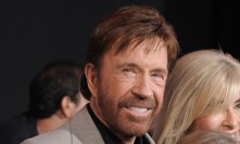 Zemřel Chuck Norris. 