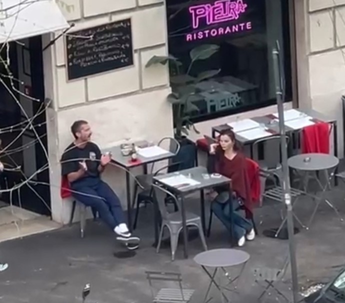 FOTO: Herec Shia LaBeouf vulgárně urážel neznámou ženu. – stránka 1