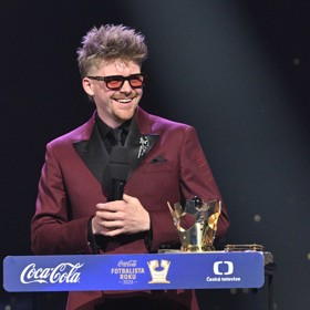 Ofenzivní záložník Olympique Lyon Pavel Šulc by v březnu vyhlášen fotbalistou roku 2025.