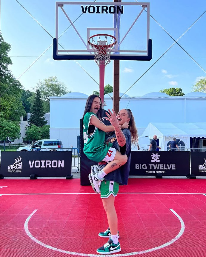 FOTO: Štěpánka požádala Alžbětu o ruku. – stránka 2