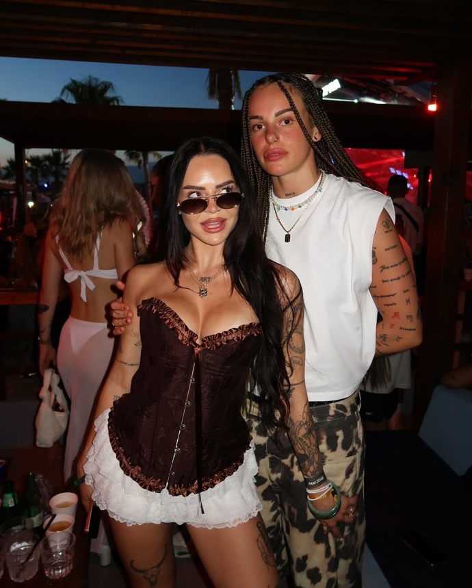 FOTO: Štěpánka Levínská a Alžběta Levínská se velmi milují. – stránka 5