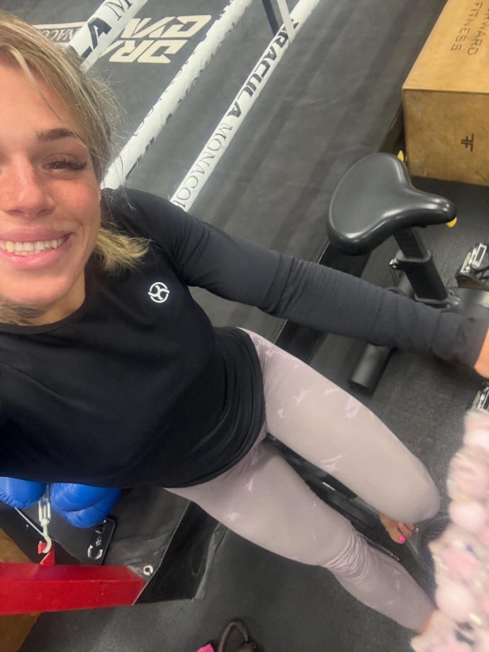 FOTO: Veronika Smolková na sobě pořádně maká. – stránka 4