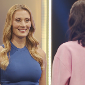 Andrea se věnuje tantře, vede zahraniční retreaty a jako instruktorka jógy pracuje s nahými tělem bez přetvářky.