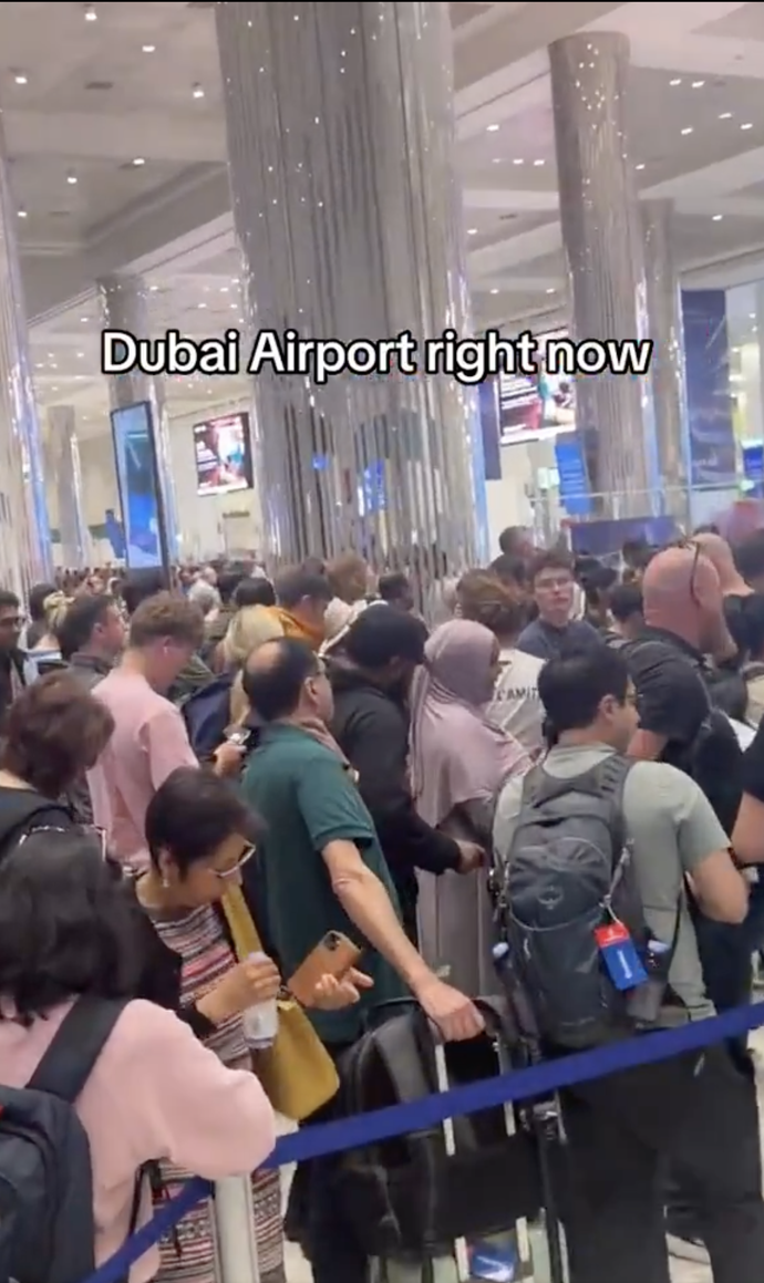 FOTO: Letiště jsou nacpané k prasknutí – stránka 21