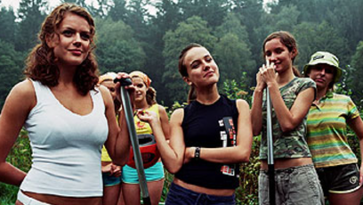 FOTO: Andrea Růžičková, Tereza Ramba a Eliška Křenková ve filmu Rafťáci.