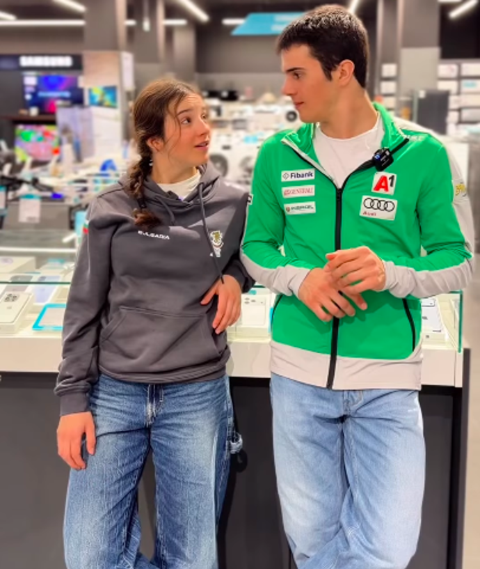 FOTO: Záchranářské vrtulníky musely po srážce urychleně transportovat oba zraněné aktéry. – stránka 3