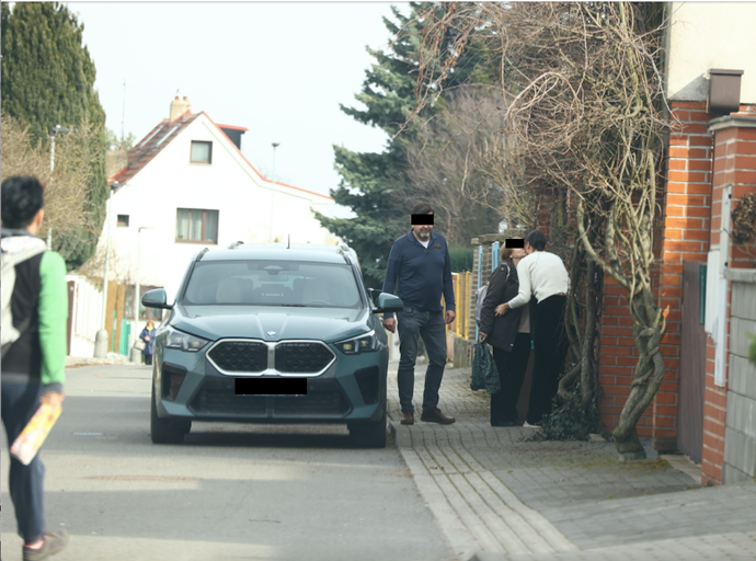 FOTO: Ornelle Koktové patří polovina dvojdomku v Praze 6 Nebušicích. – stránka 4