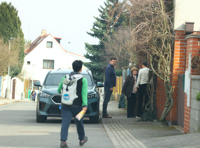 FOTO: Ornella Koktová si převzala dům za necelých 23 milionů korun. – stránka 63