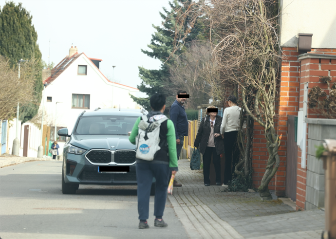 FOTO: Ornelle Koktové patří polovina dvojdomku v Praze 6 Nebušicích. – stránka 3