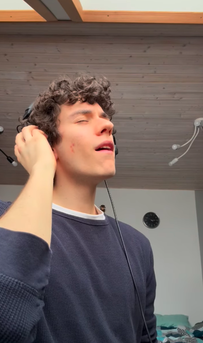 FOTO: Fanoušci mohou mladého hudebního zástupce znát i z populárních seriálů jako je Pan profesor nebo Ochránce. – stránka 1