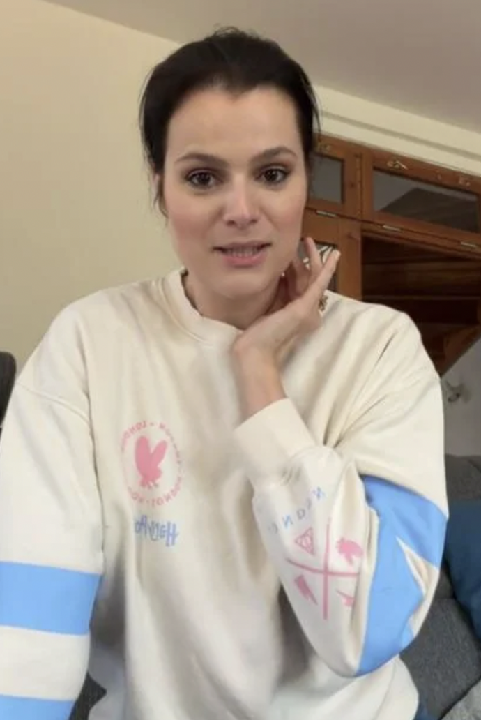 FOTO: Spokojená Ornella Koktová. – stránka 28