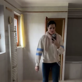 Ornella je spokojena. 