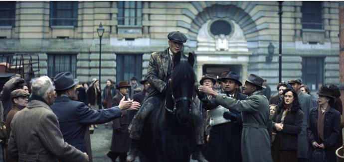 FOTO: Cillian Murphy alias Thomas Shelby ve filmu Peaky Blinders: Nesmrtelný muž. – stránka 3