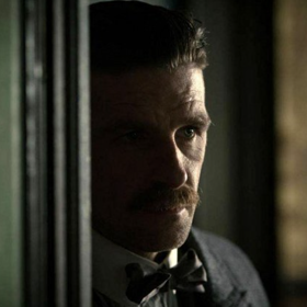 Paul Anderson alias Arthur Shelby na snímku ze seriálu Peaky Blinders.