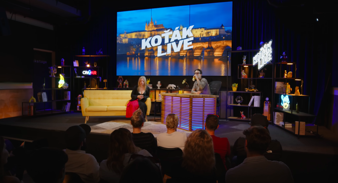 FOTO: U Koťáka jen pár měsíců před smrtí vtipkovala, jak jste v Thajsku pokaždé jednou nohou ke konci. – stránka 114