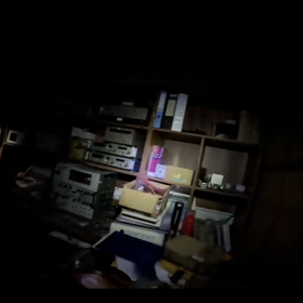 Žháři zveřejnili video ze zapálení zbrojovky v Pardubicích.