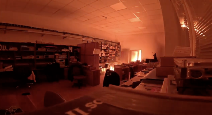 FOTO: Žháři zveřejnili video ze zapálení zbrojovky v Pardubicích. – stránka 3