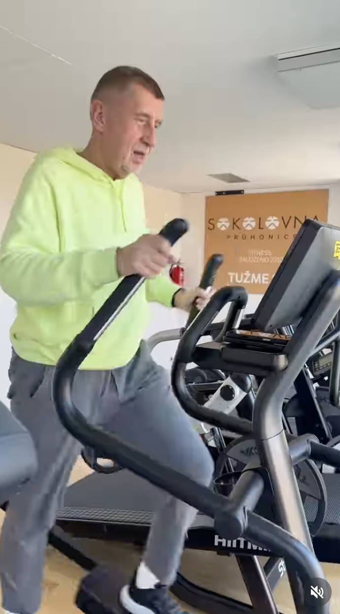FOTO: Premiér Andrej Babiš přidal video z posilovny. – stránka 1
