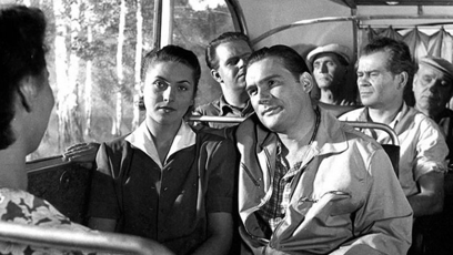 FOTO: František Dibarbora a Stanislava Seimlová ve filmu Dovolená s Andělem.