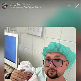 Zdeněk okamžitě reagoval fotkami se synem.